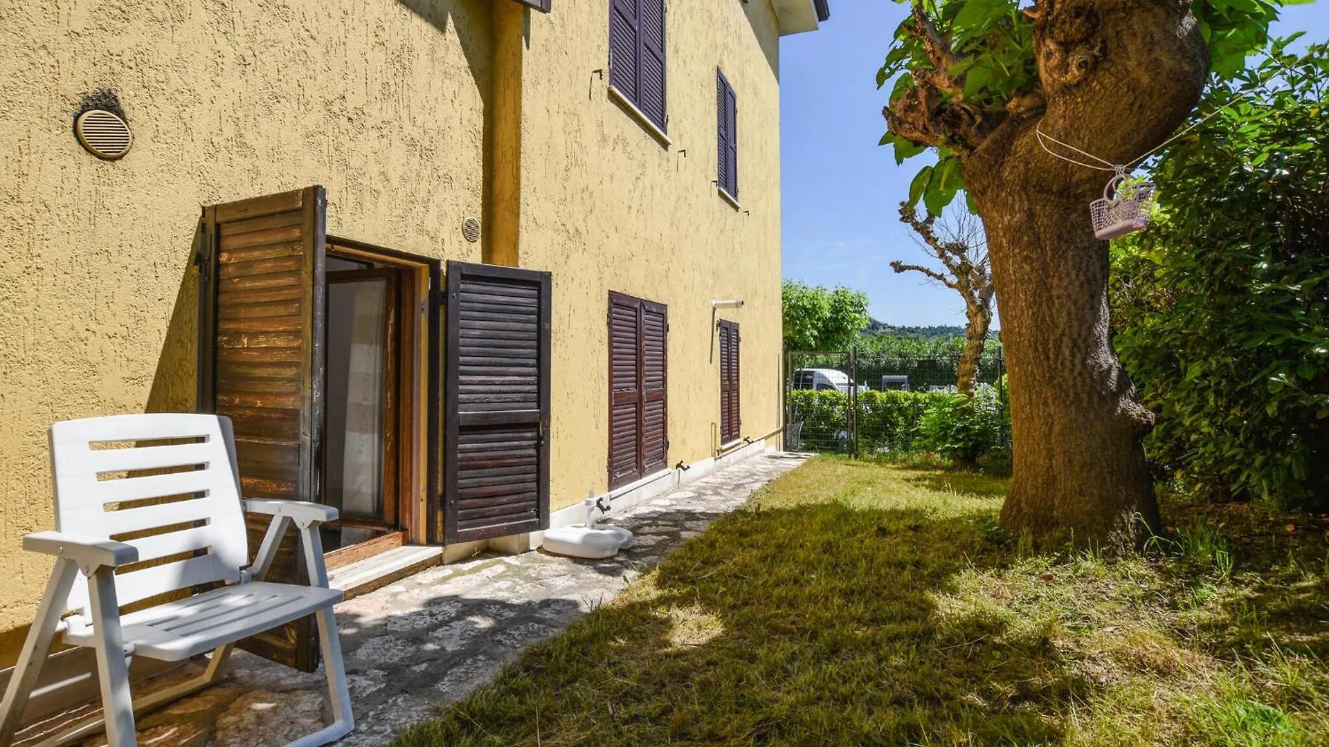 Amazing Apartment In Bardolino With Wifi