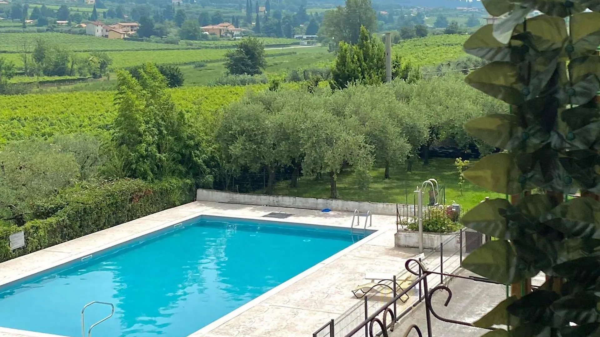 Amazing Apartment In Bardolino With Wifi