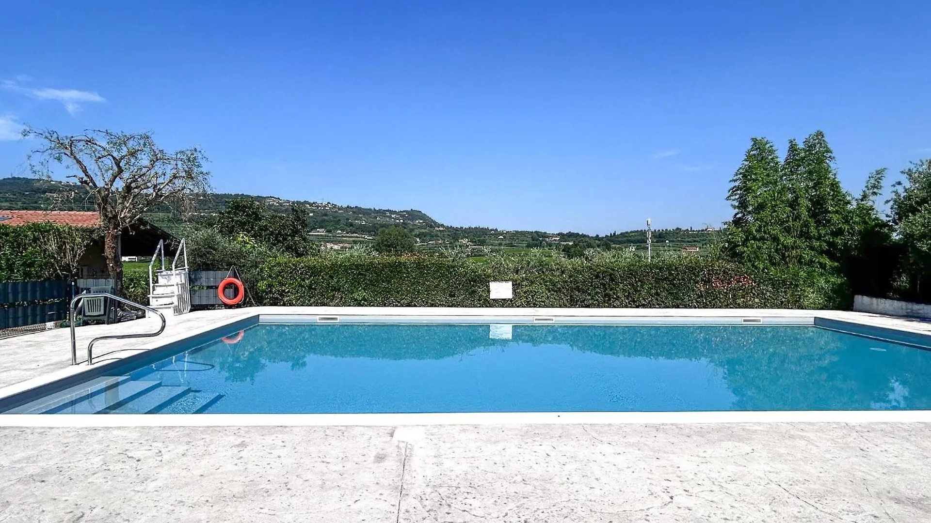 Amazing Apartment In Bardolino With Wifi 0*,